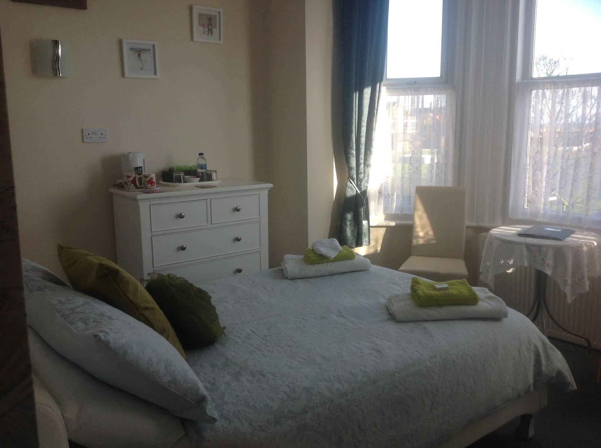 Cleasewood Guest House Great Yarmouth Buitenkant foto